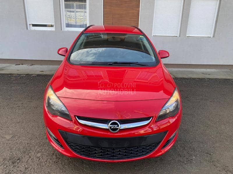 Opel Astra J 1.4 T CH