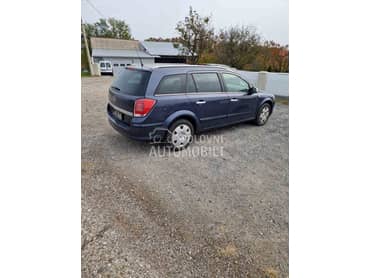 desno stop svetlo za Opel Astra H od 2004. do 2010. god.