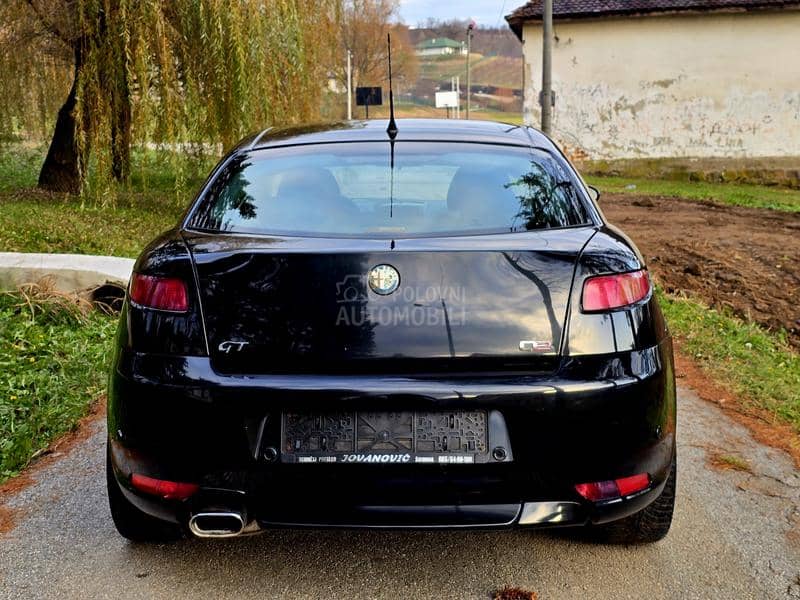 Alfa Romeo GT 1.9 JTD Q2  T O P