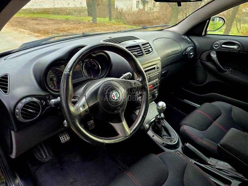 Alfa Romeo GT 1.9 JTD Q2  T O P