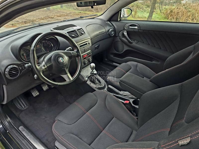 Alfa Romeo GT 1.9 JTD Q2  T O P