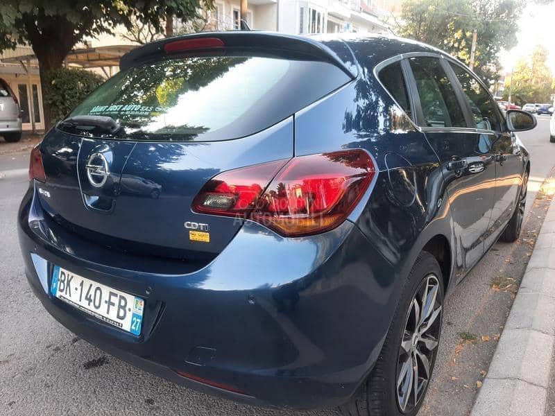 Opel Astra J 1.7 cdti COSMO