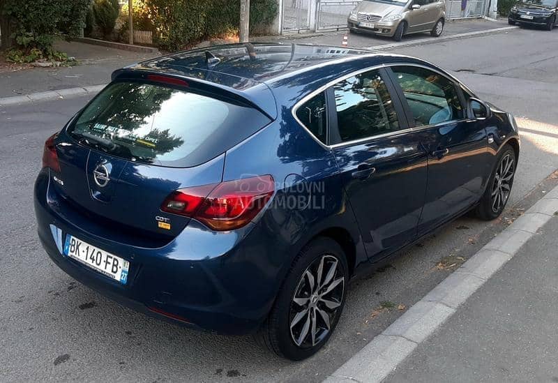 Opel Astra J 1.7 cdti COSMO