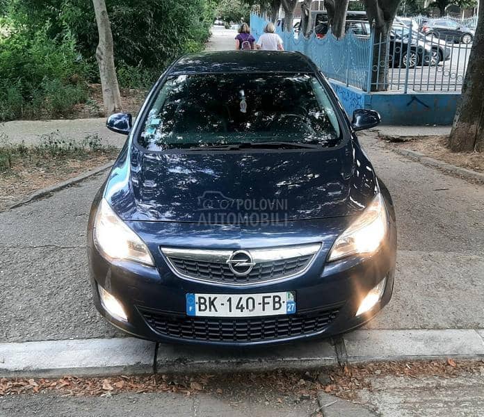 Opel Astra J 1.7 cdti COSMO