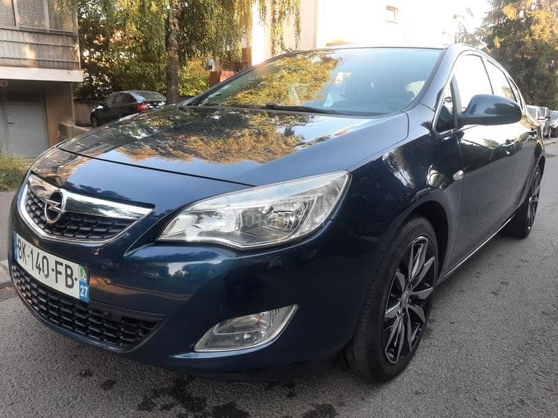 Opel Astra J 1.7 cdti COSMO