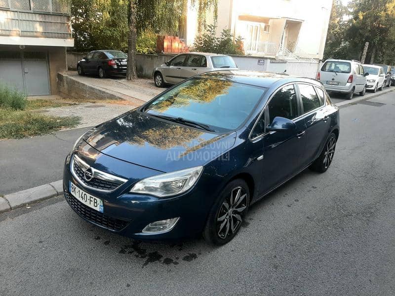 Opel Astra J 1.7 cdti COSMO