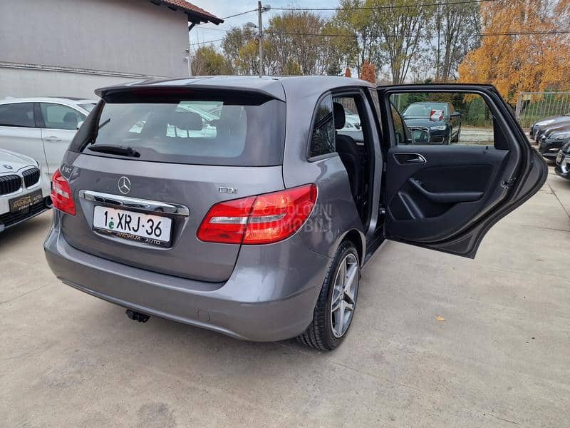 Mercedes Benz B 180 P A N O R A M A