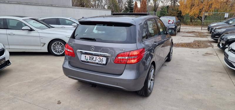 Mercedes Benz B 180 P A N O R A M A