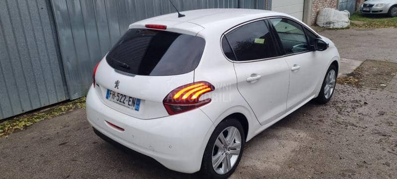 Peugeot 208 HDI ALLURE