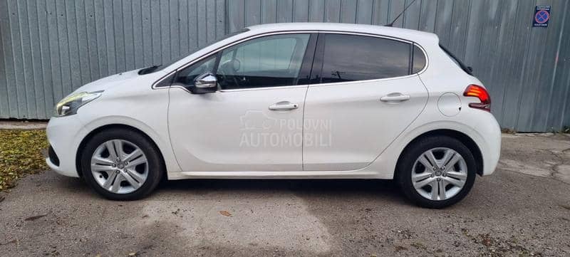 Peugeot 208 HDI ALLURE