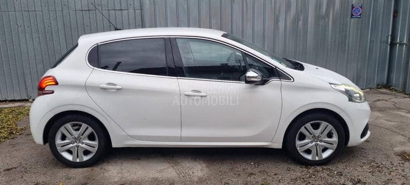 Peugeot 208 HDI ALLURE