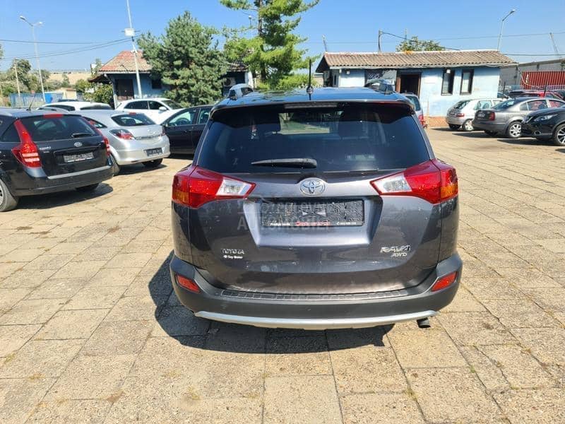 Toyota RAV 4 2.0d LED/NAV 4X4