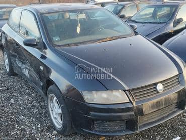 Fiat Stilo -  kompletan auto u delovima