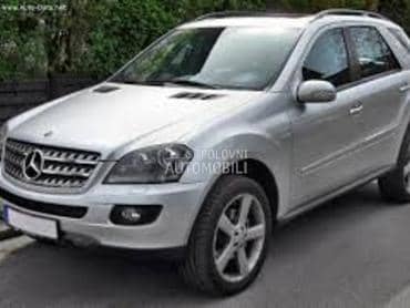 NOSAC HLADNJAKA DONJI za Mercedes Benz ML Klasa od 2005. do 2011. god.