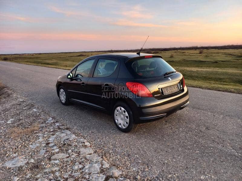 Peugeot 207 1.4PEŽO