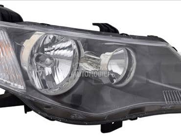 Desni far za Mitsubishi Outlander od 2006. do 2012. god.