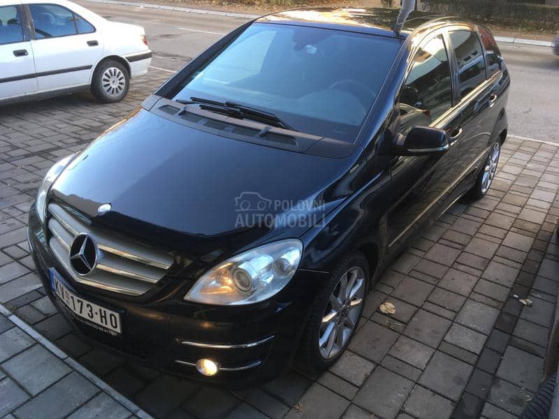 Mercedes Benz B 200 AUT PANO