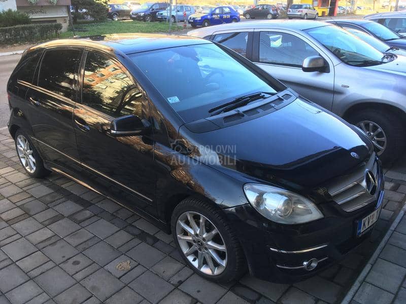 Mercedes Benz B 200 AUT PANO