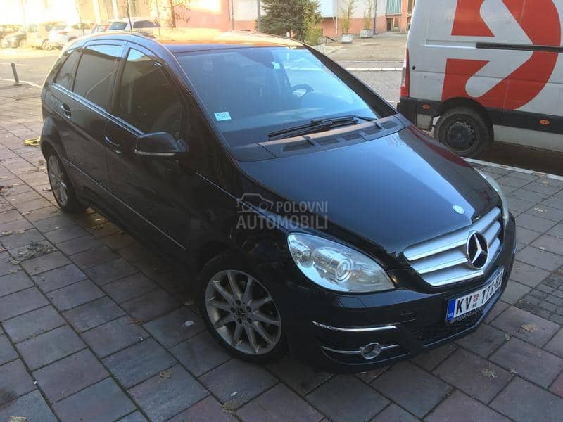 Mercedes Benz B 200 AUT PANO