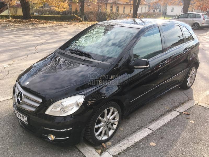 Mercedes Benz B 200 AUT PANO