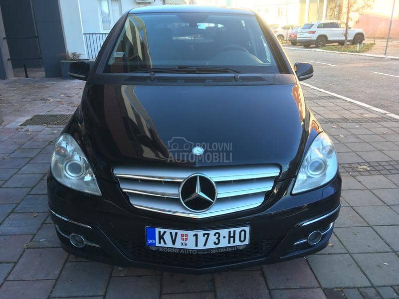 Mercedes Benz B 200 AUT PANO