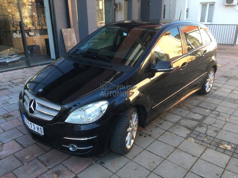 Mercedes Benz B 200 AUT PANO