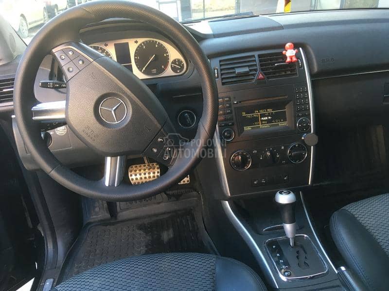 Mercedes Benz B 200 AUT PANO