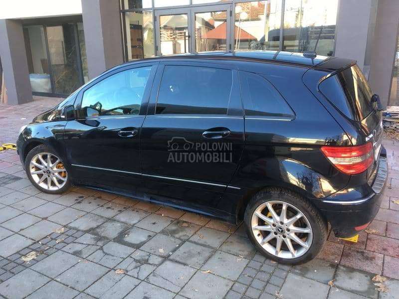 Mercedes Benz B 200 AUT PANO