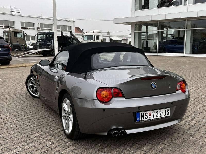 BMW Z4 E85 2.2 6 CILINDARA