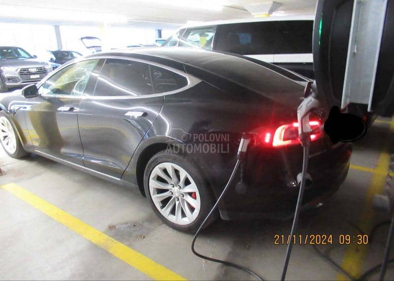 Tesla Model S performance Long R