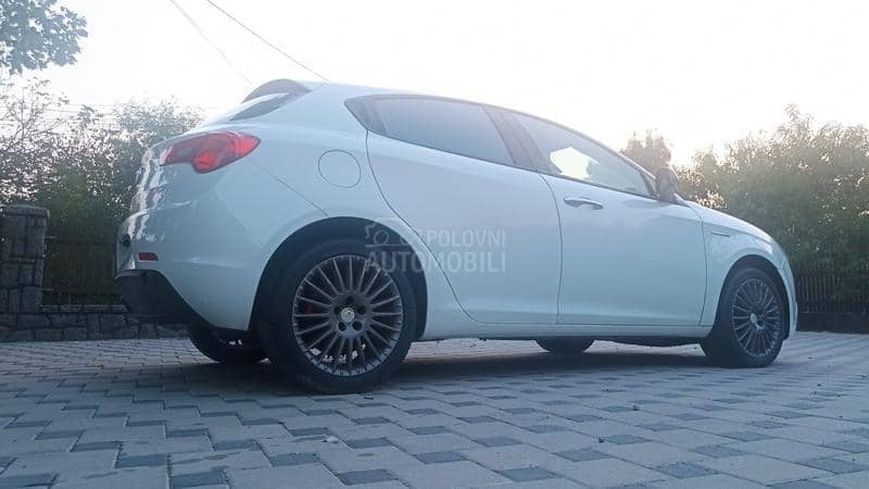 Alfa Romeo Giulietta 1.6 JTDM-2