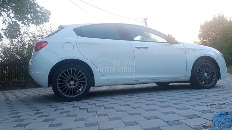 Alfa Romeo Giulietta 1.6 JTDM-2