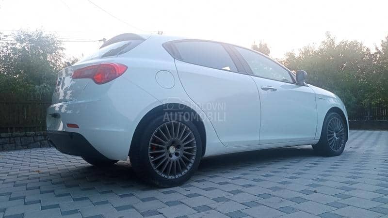 Alfa Romeo Giulietta 1.6 JTDM-2