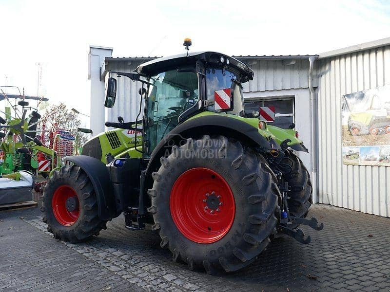 Claas Axion 800