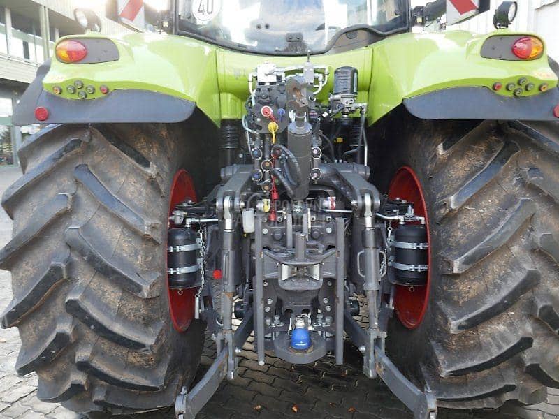 Claas Axion 800