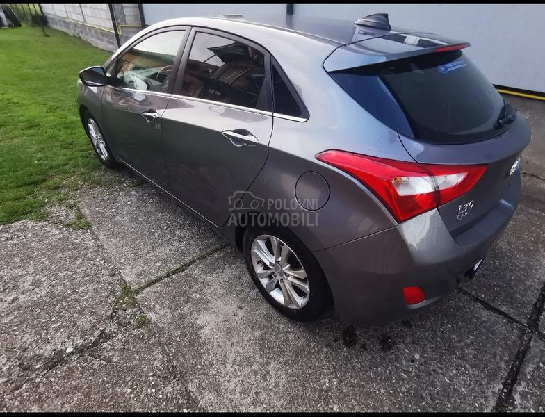 Hyundai i30 blue