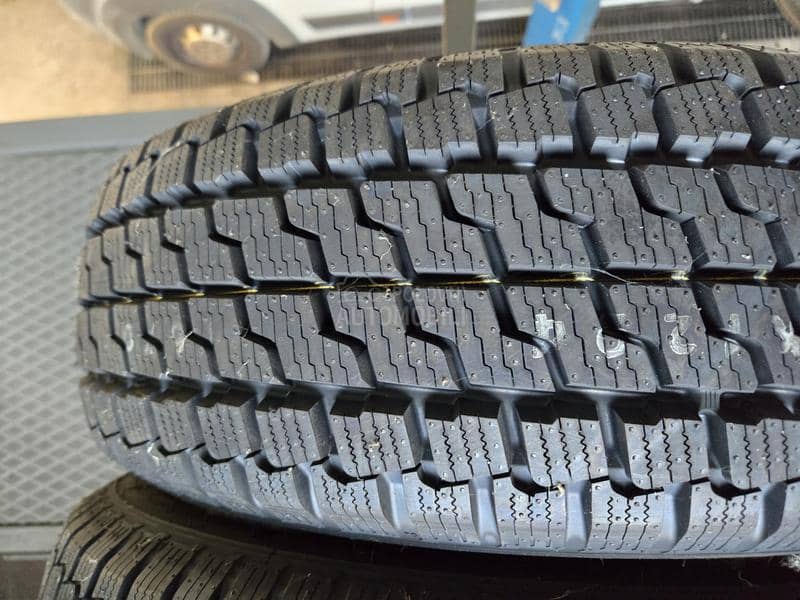 Nexen 215/70 R15 Sve sezone