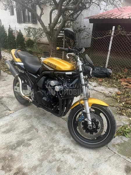 Yamaha FZS600 FAZER