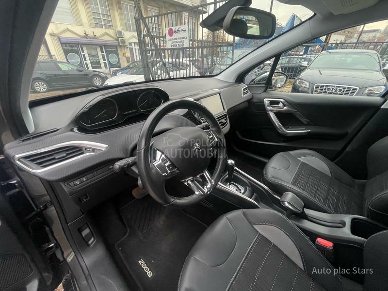 Peugeot 2008 1.6i AUT0MAT NAV