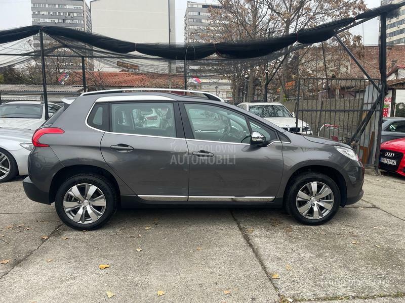 Peugeot 2008 1.6i AUT0MAT NAV