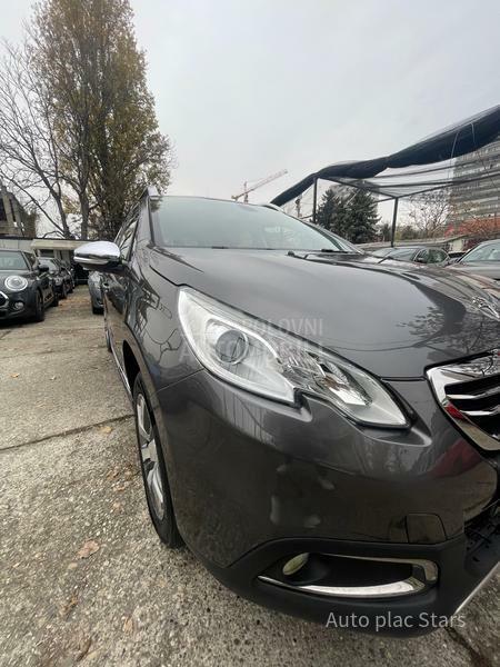 Peugeot 2008 1.6i AUT0MAT NAV