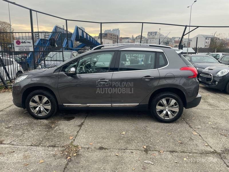 Peugeot 2008 1.6i AUT0MAT NAV