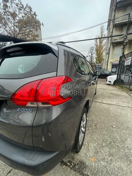 Peugeot 2008 1.6i AUT0MAT NAV