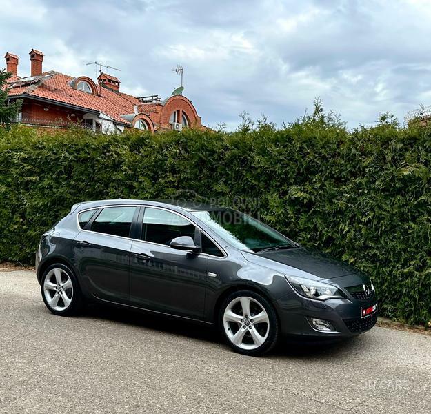 Opel Astra J OPC LINE SPORT CH