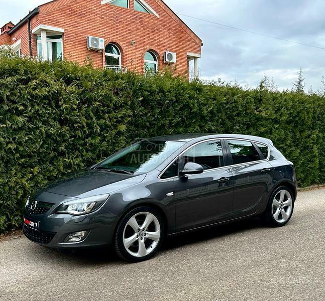 Opel Astra J OPC LINE SPORT CH