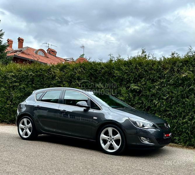 Opel Astra J OPC LINE SPORT CH