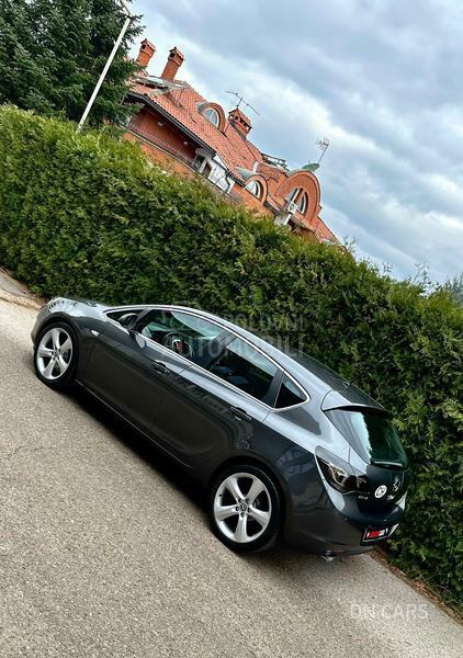 Opel Astra J OPC LINE SPORT CH