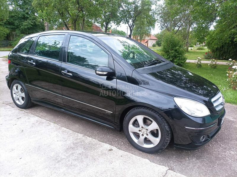 Mercedes Benz B 180 