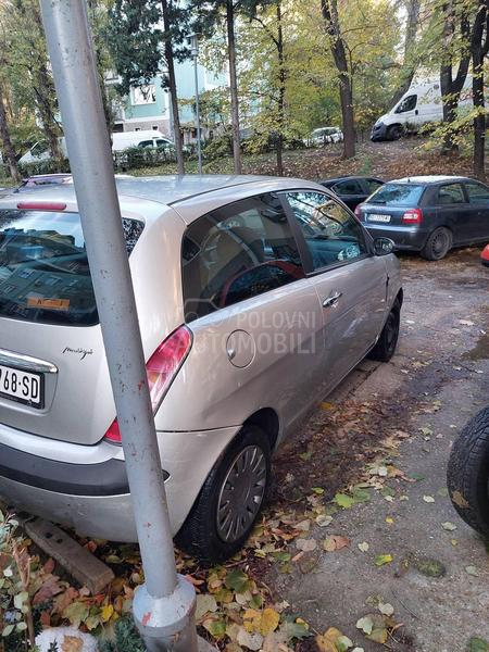 Lancia Ypsilon 