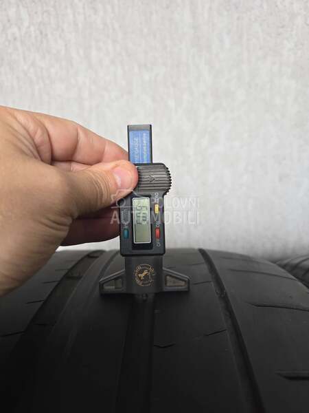 Pirelli 325/35 R23 Letnja